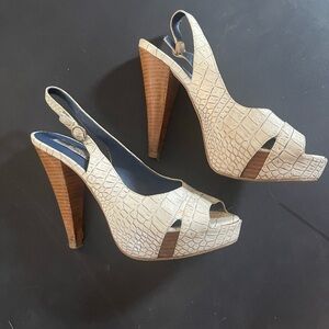 Steve Madden white crocodile sling back heel sandals 7.5 8